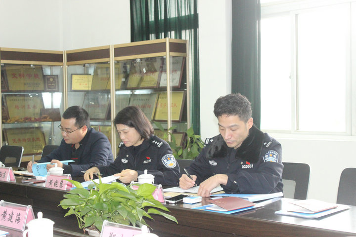 溫州市公安局治安支隊(duì)領(lǐng)導(dǎo)蒞臨溫州市保安職業(yè)學(xué)校、溫州國(guó)泰保安服務(wù)有限公司調(diào)研檢查指導(dǎo)工作